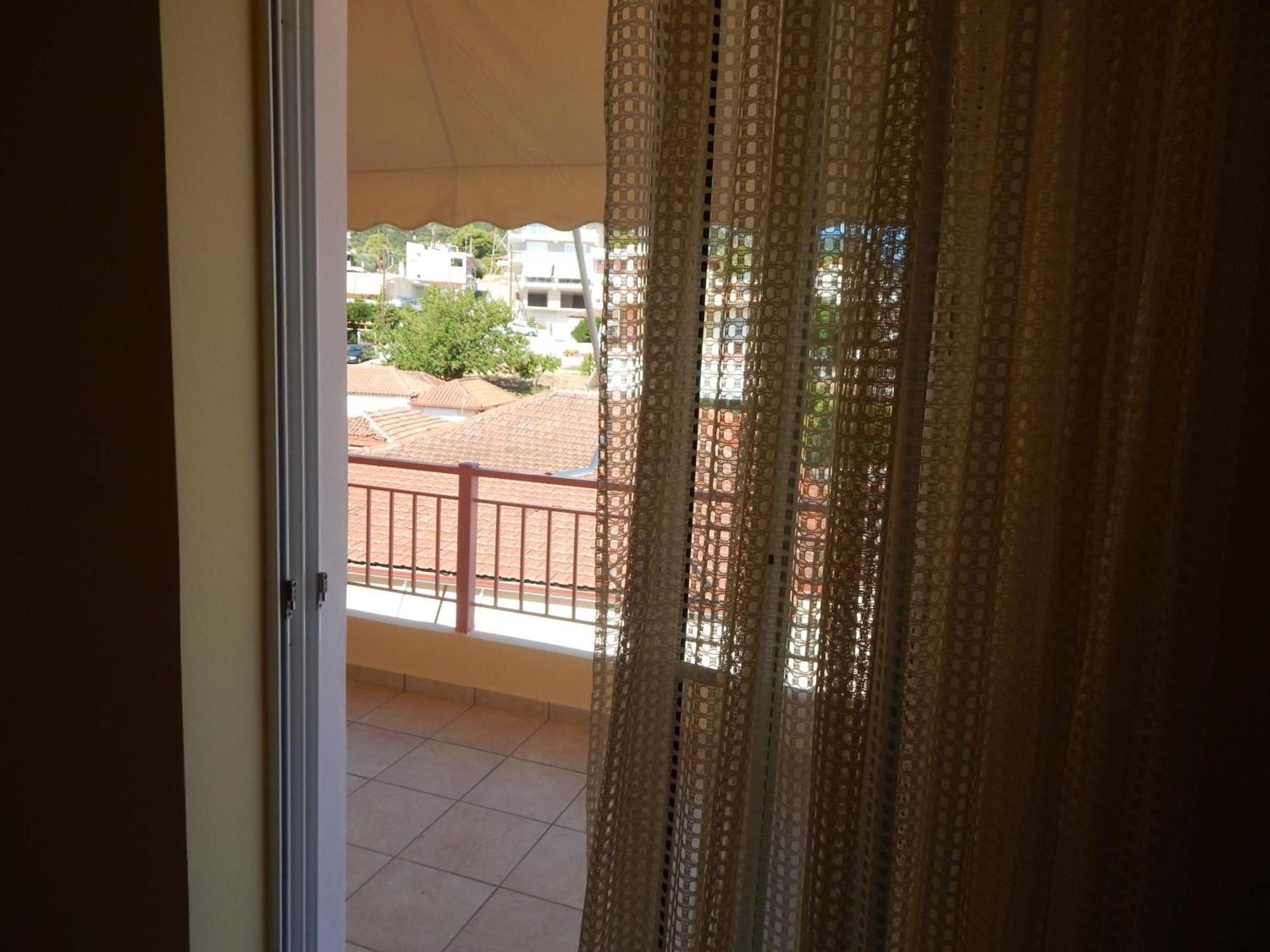 Angela's With Beautiful Balcony View * Agios Konstantinos (Phthiotis)