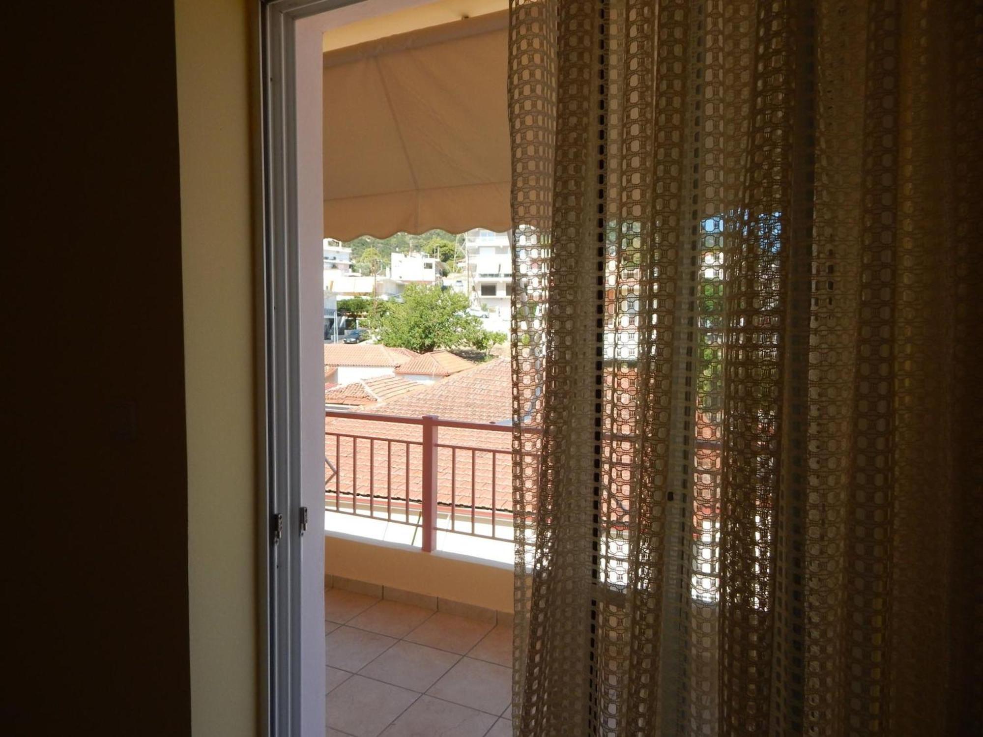 Angela's With Beautiful Balcony View